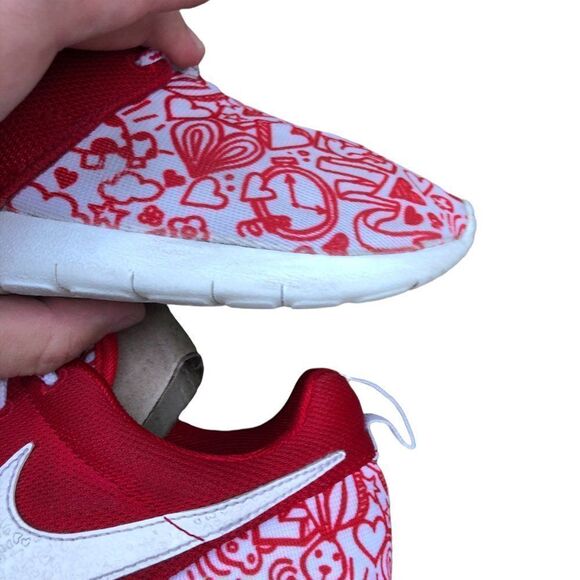 RARE 2015 Nike Roshe One Print GS 'Valentines Day' Size 7.5 - Picture 13 of 16